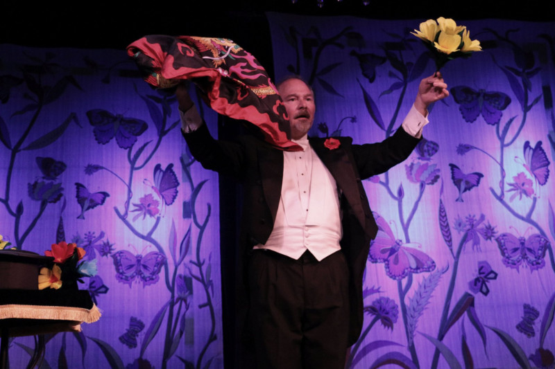 Daryl Rogers Performing Illusion