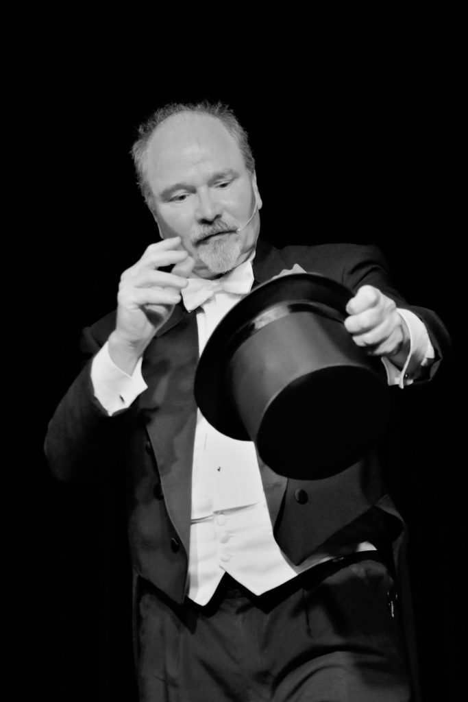 Magician Daryl Rogers Green Bay Wisconsin