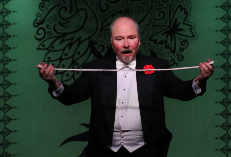 Northeast Wisconsin Magician Daryl Rogers